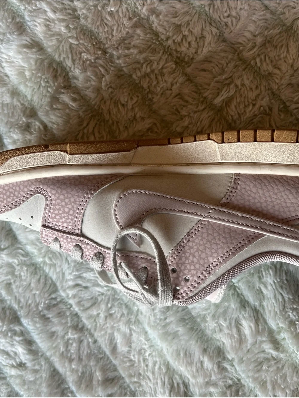 Nike Low Top Sneakers - Pastel Lavender Pink & White